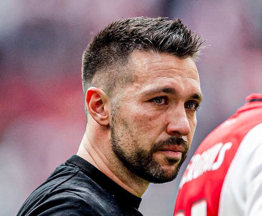 kaiyun-包含转折点！阿贾克斯止住颓势，荷甲集结日攻防权衡，更衣室稳定，更衣室氛围转暖的词条