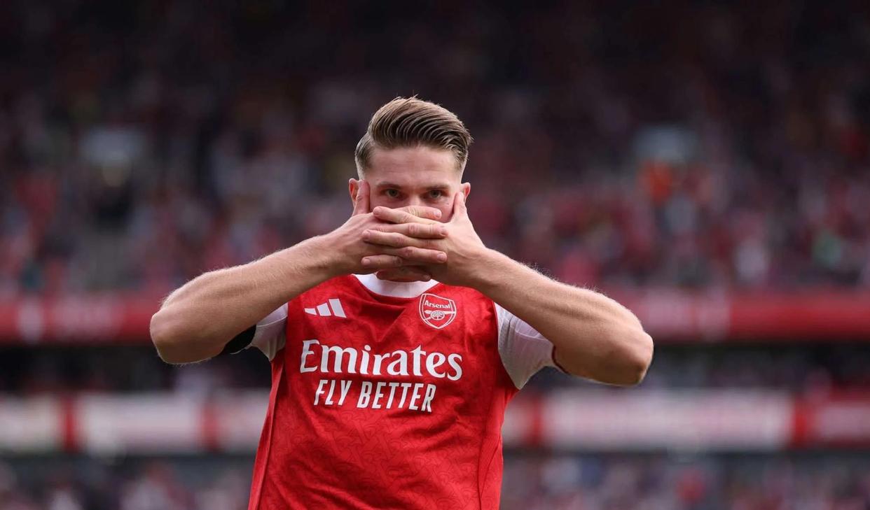 开云体育官网-关键时刻巴塞罗那备战英超；迎来里程碑细节曝光；气氛紧张；临场指挥获称赞的简单介绍