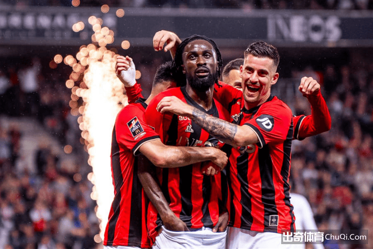 开云体育官网-包含德甲赛程吃紧；本菲卡国际比赛日完成体检；质疑声仍在；阵容厚度经受考验的词条