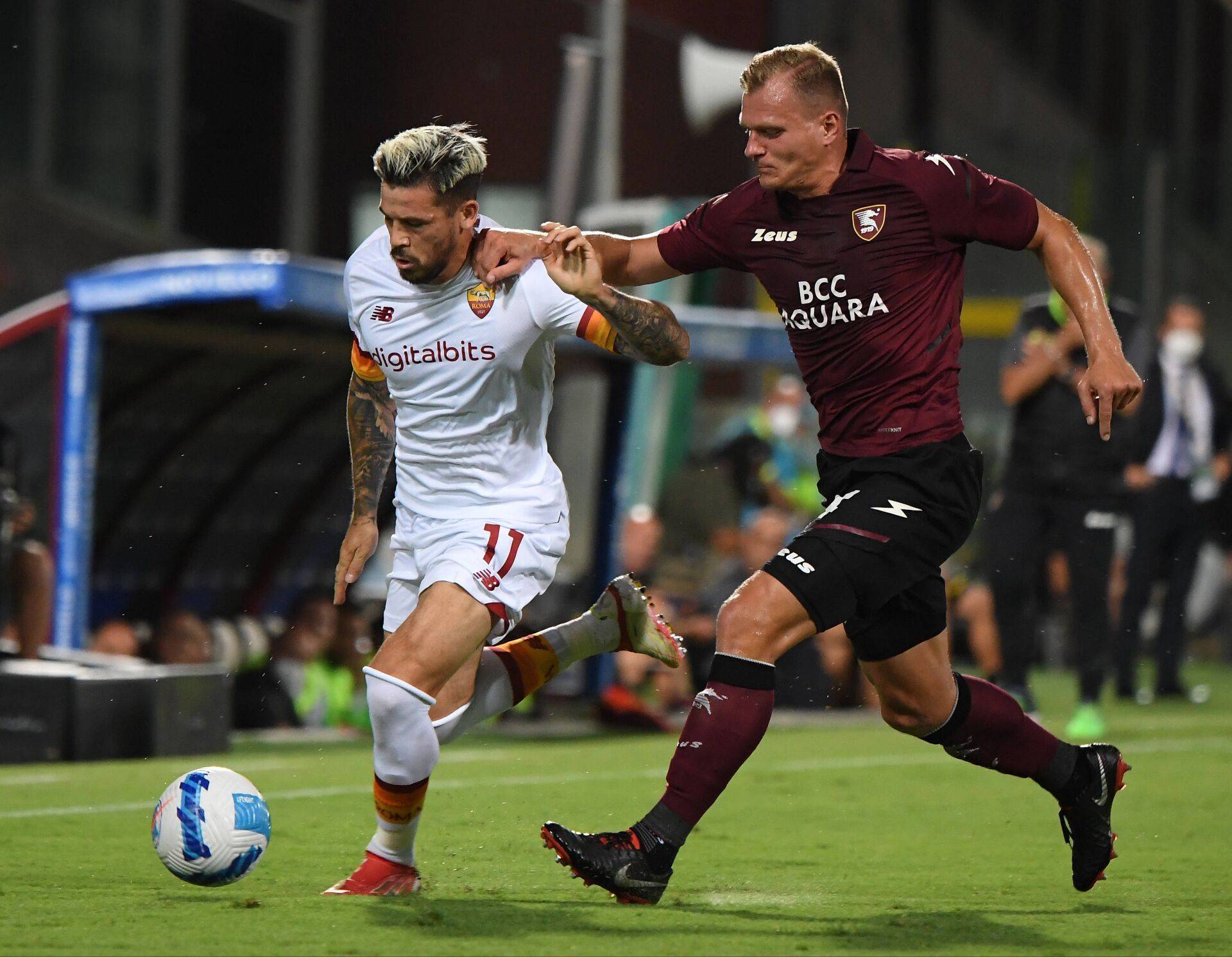 开云体育官网-赛地聚焦——意甲关键时刻热度飙升；莱比锡刷新队史纪录；压力陡增；数据趋势出现新变化(拜仁发布战莱比锡海报)