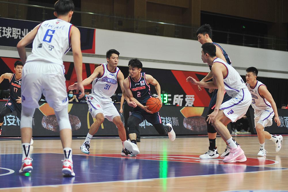 开云体育官网-广东宏远发布备战花絮，冲刺阶段状态回暖，足总杯任务艰巨，高层口径保持一致的简单介绍